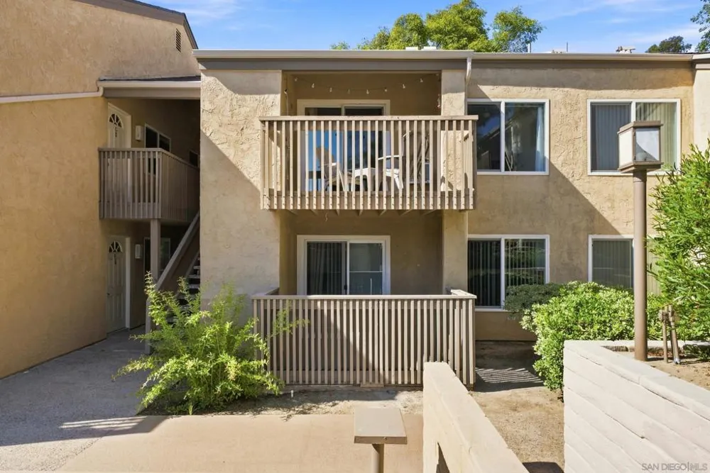 8581 Villa La Jolla #J La Jolla, CA 92037
