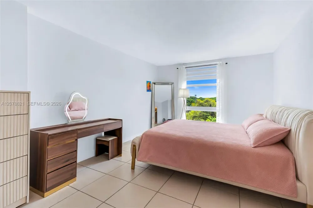 16950 W Dixie Hwy #A626 North Miami Beach, FL 33160
