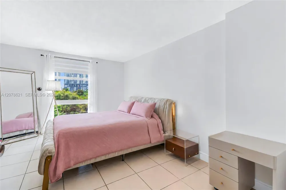 16950 W Dixie Hwy #A626 North Miami Beach, FL 33160