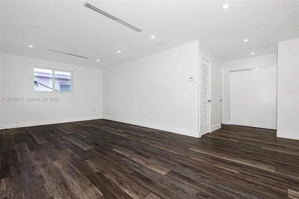 6910 Bay Dr #6 Miami Beach, FL 33141