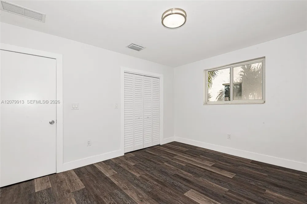 6910 Bay Dr #6 Miami Beach, FL 33141