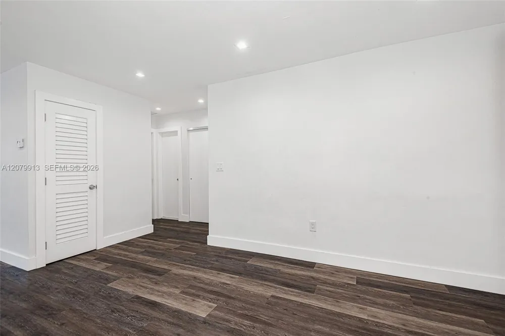 6910 Bay Dr #6 Miami Beach, FL 33141