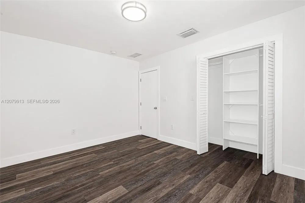 6910 Bay Dr #6 Miami Beach, FL 33141