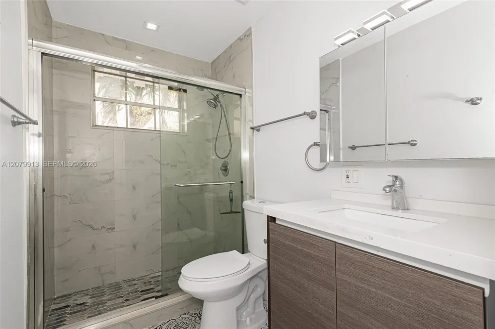 6910 Bay Dr #6 Miami Beach, FL 33141