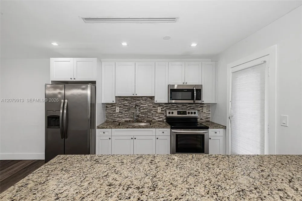 6910 Bay Dr #6 Miami Beach, FL 33141