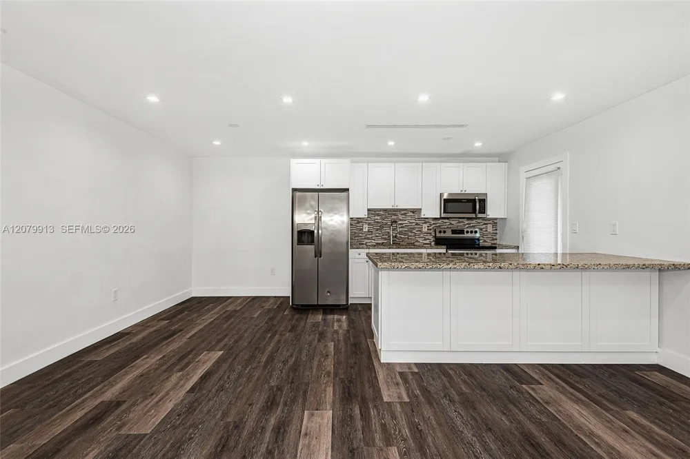 6910 Bay Dr #6 Miami Beach, FL 33141