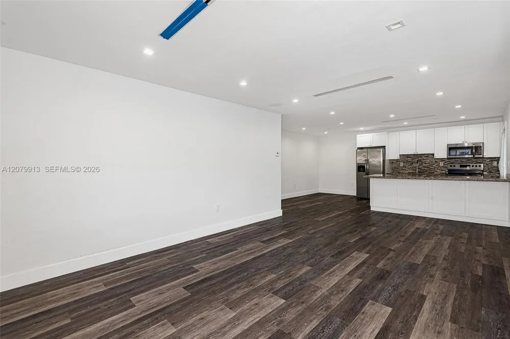 6910 Bay Dr #6 Miami Beach, FL 33141