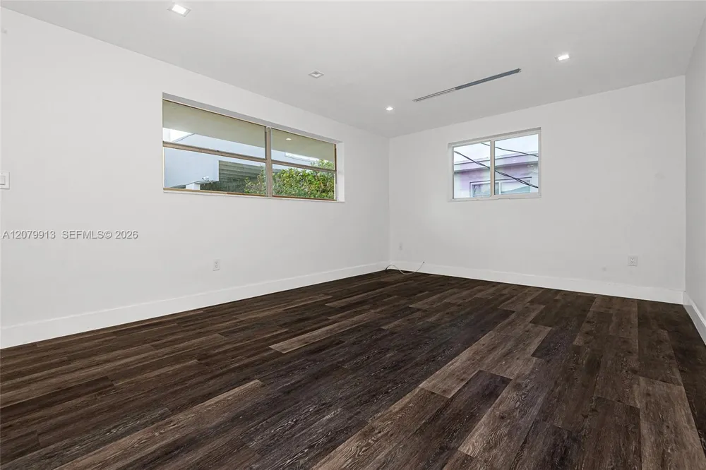 6910 Bay Dr #6 Miami Beach, FL 33141