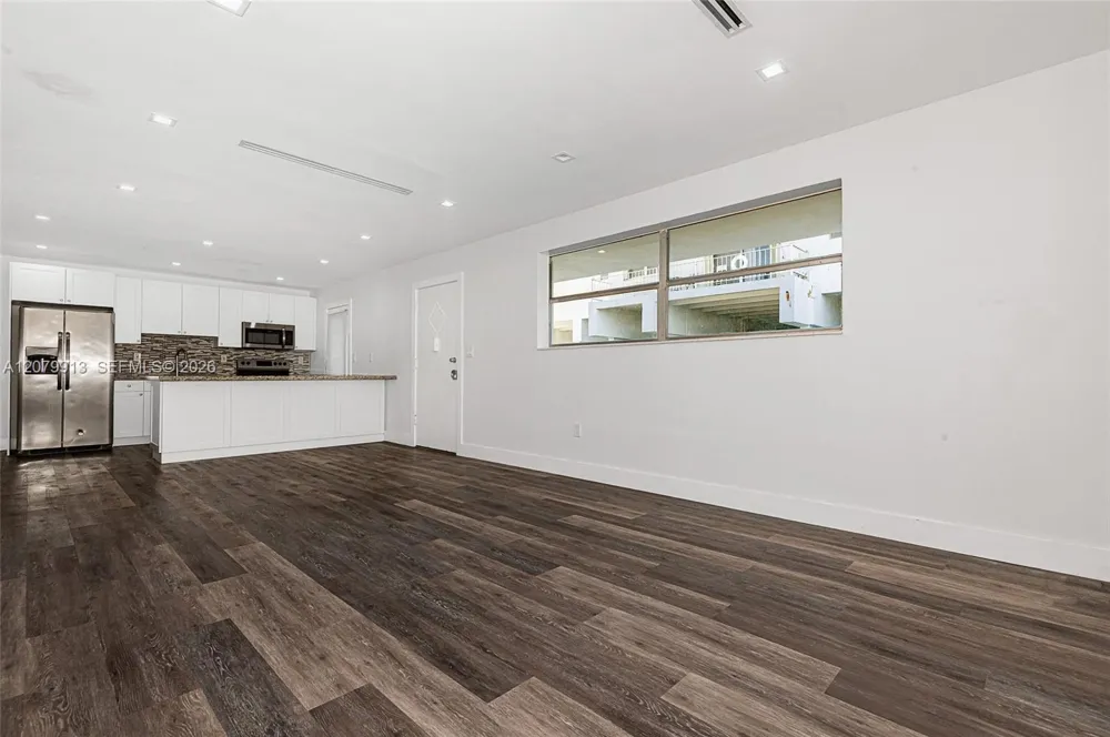 6910 Bay Dr #6 Miami Beach, FL 33141