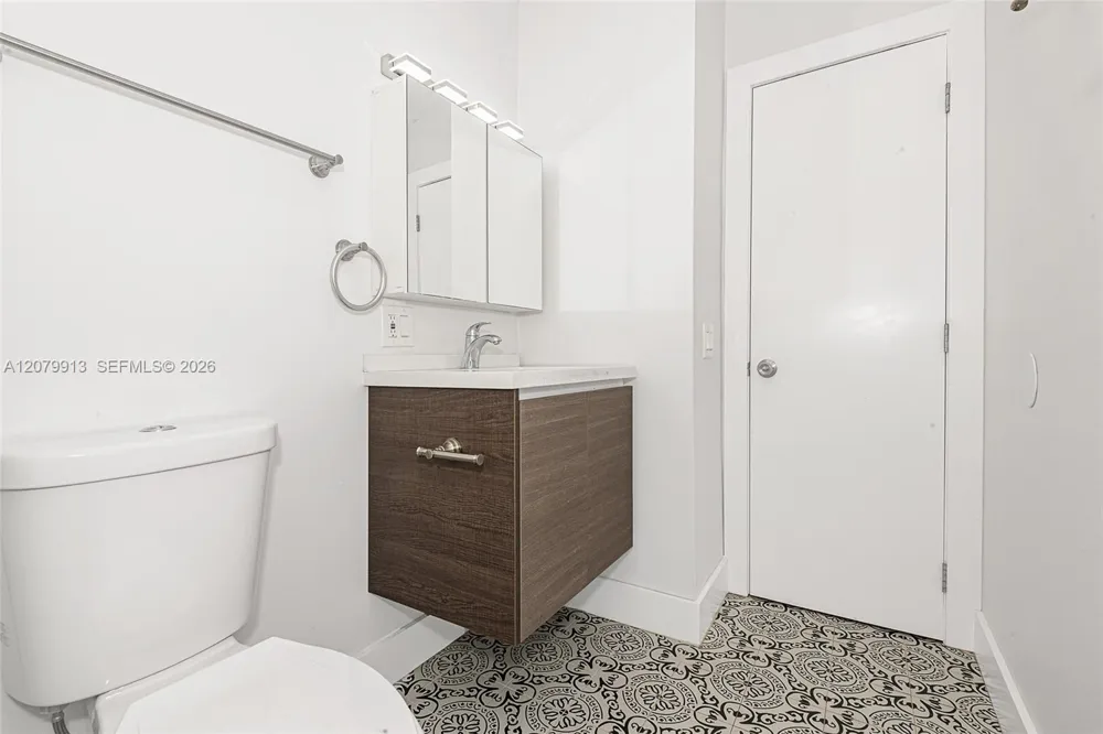 6910 Bay Dr #6 Miami Beach, FL 33141