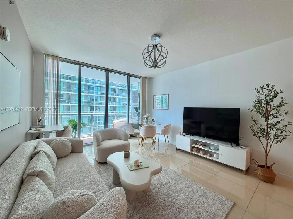 1111 SW 1st Ave #2215-N Miami, FL 33130