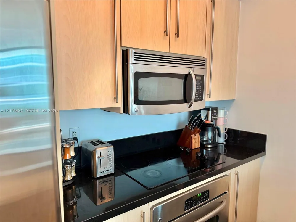 1111 SW 1st Ave #2215-N Miami, FL 33130