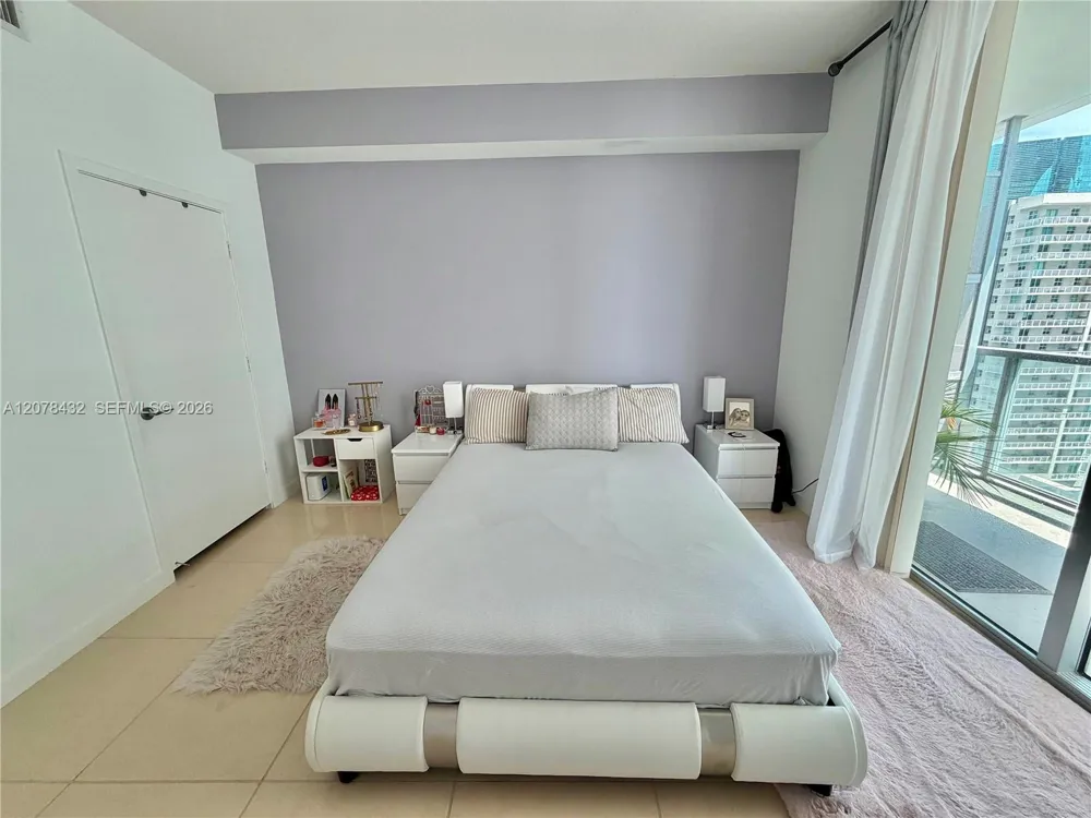 1111 SW 1st Ave #2215-N Miami, FL 33130