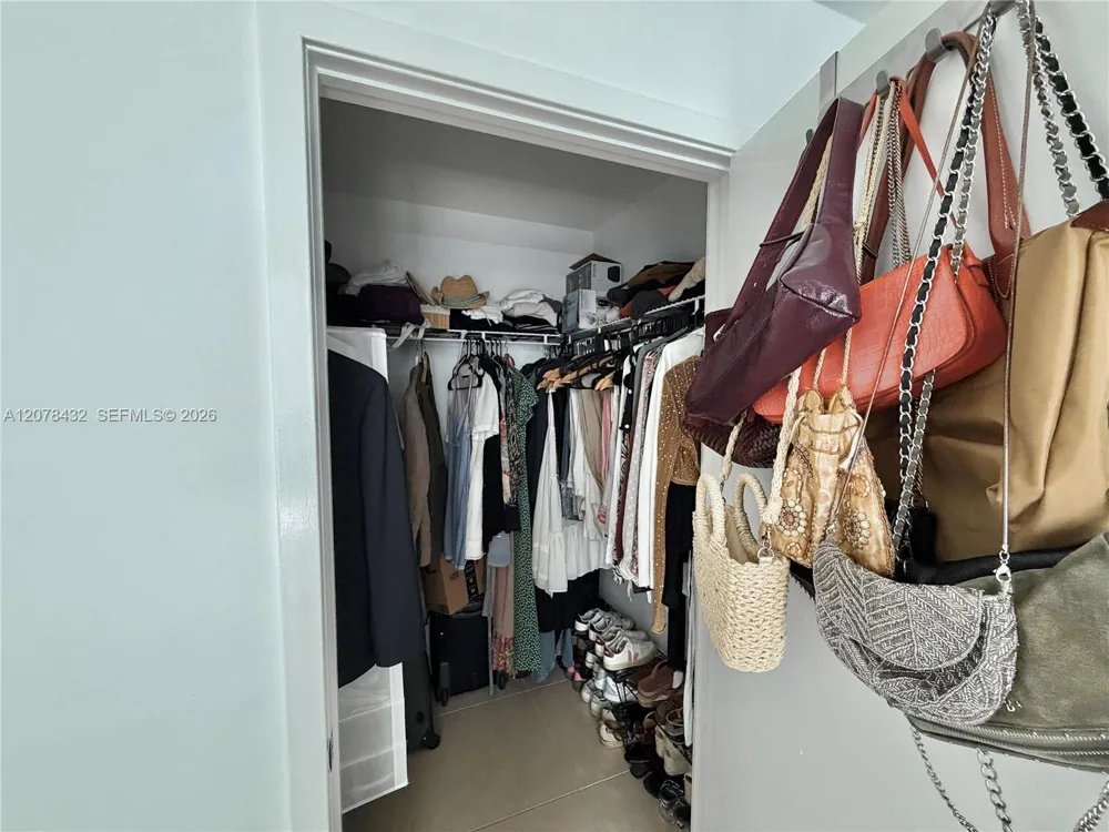 1111 SW 1st Ave #2215-N Miami, FL 33130