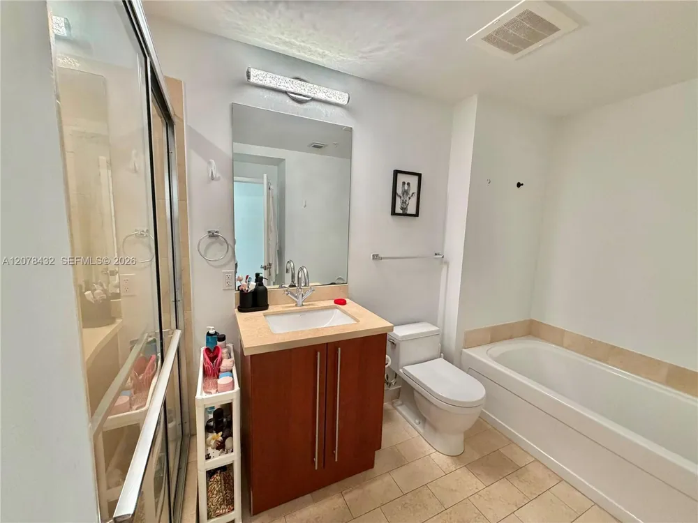 1111 SW 1st Ave #2215-N Miami, FL 33130