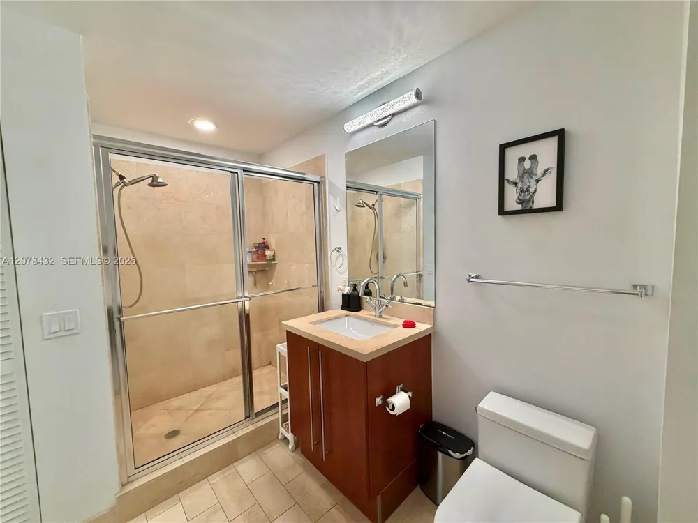 1111 SW 1st Ave #2215-N Miami, FL 33130