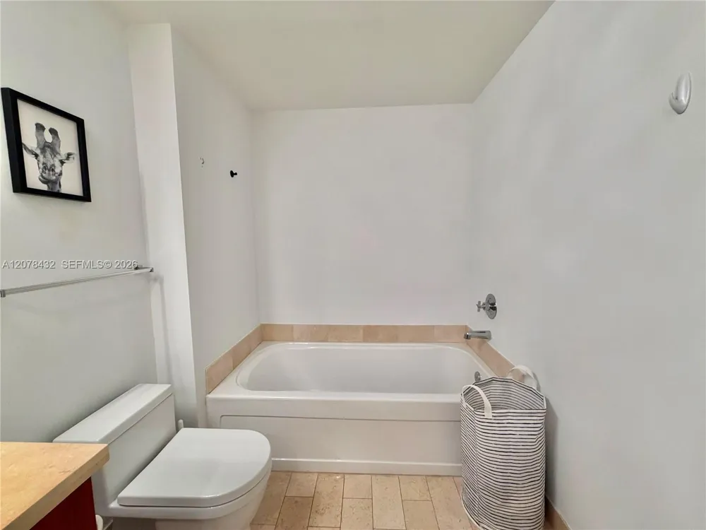 1111 SW 1st Ave #2215-N Miami, FL 33130