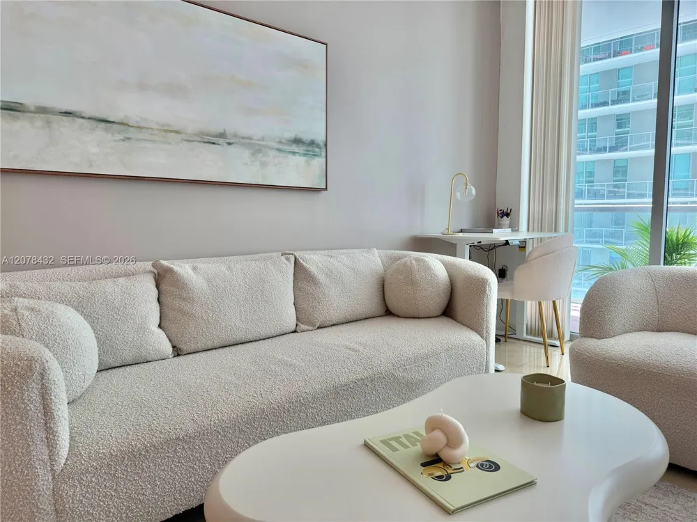1111 SW 1st Ave #2215-N Miami, FL 33130