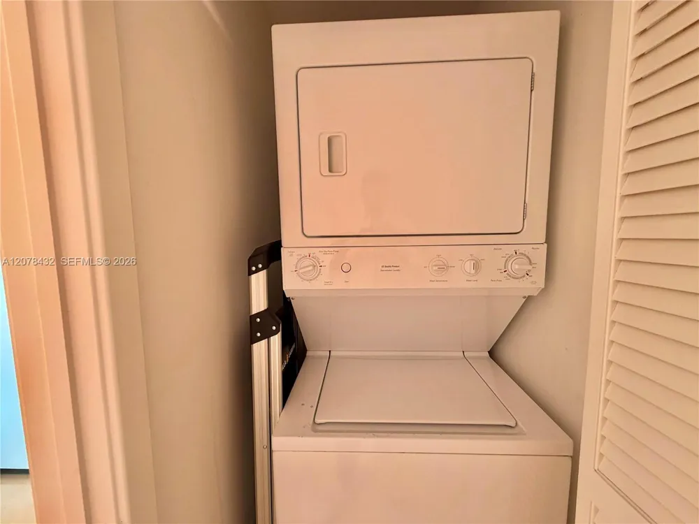 1111 SW 1st Ave #2215-N Miami, FL 33130