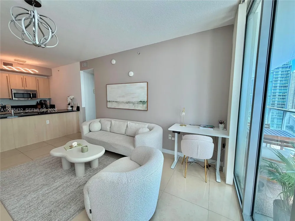 1111 SW 1st Ave #2215-N Miami, FL 33130