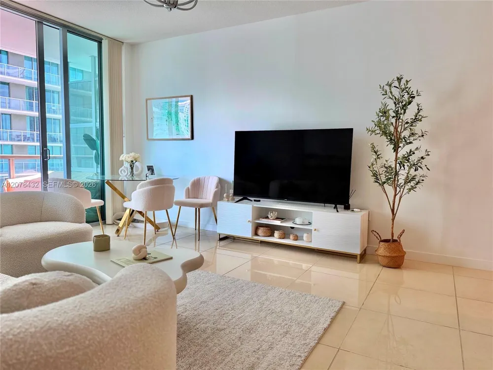 1111 SW 1st Ave #2215-N Miami, FL 33130