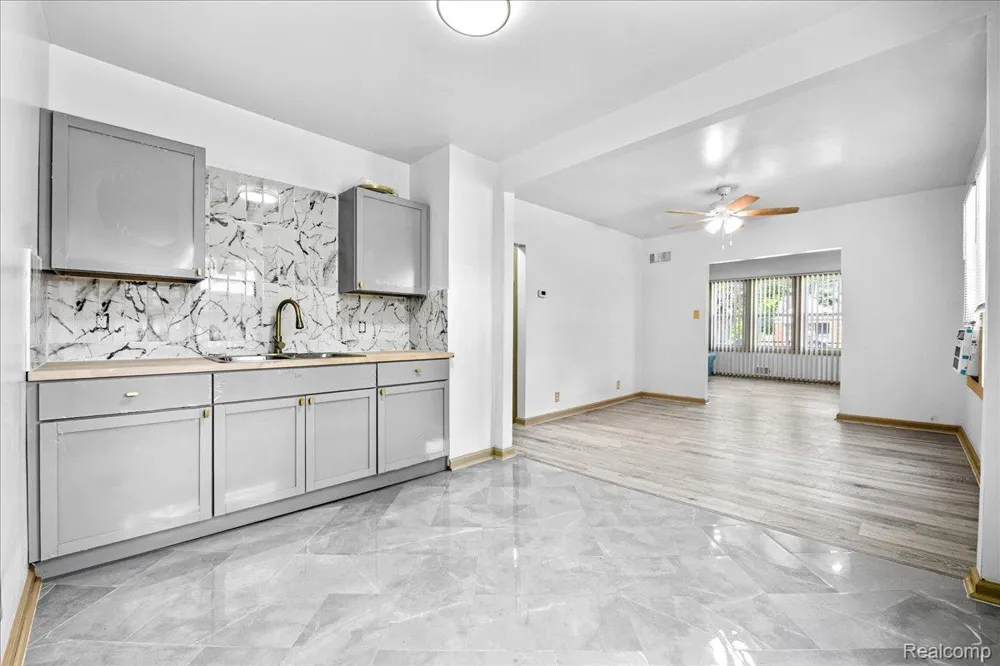 11098 Whithorn Street Detroit City, MI 48205