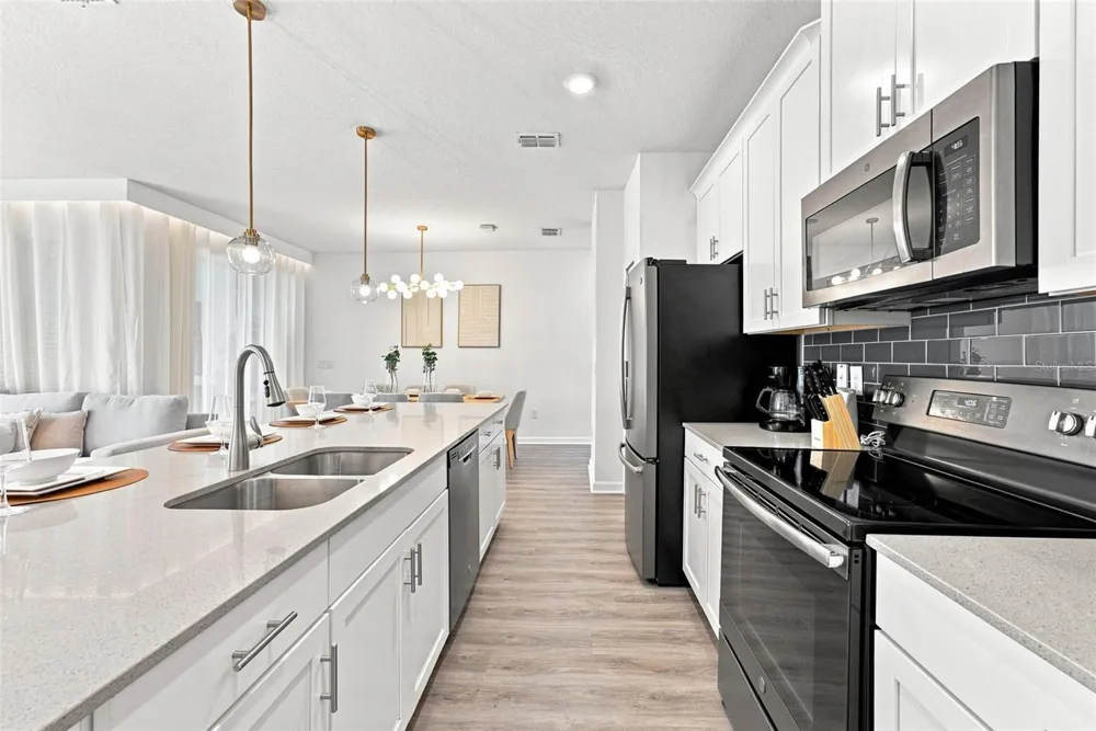 880 PEBBLE BEACH DRIVE Davenport, FL 33896