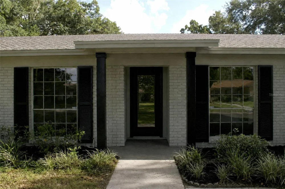 13808 CHERRY BROOK LANE Tampa, FL 33618