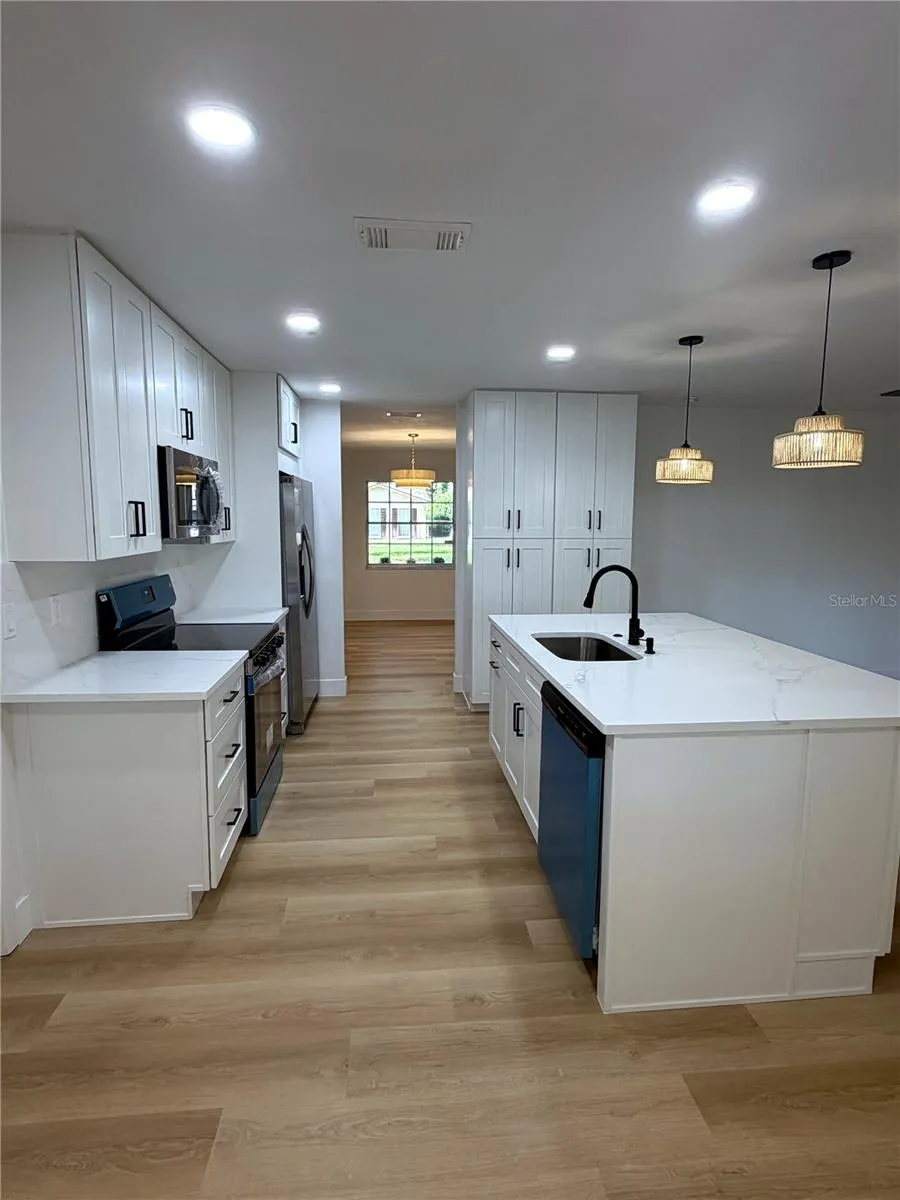 13808 CHERRY BROOK LANE Tampa, FL 33618