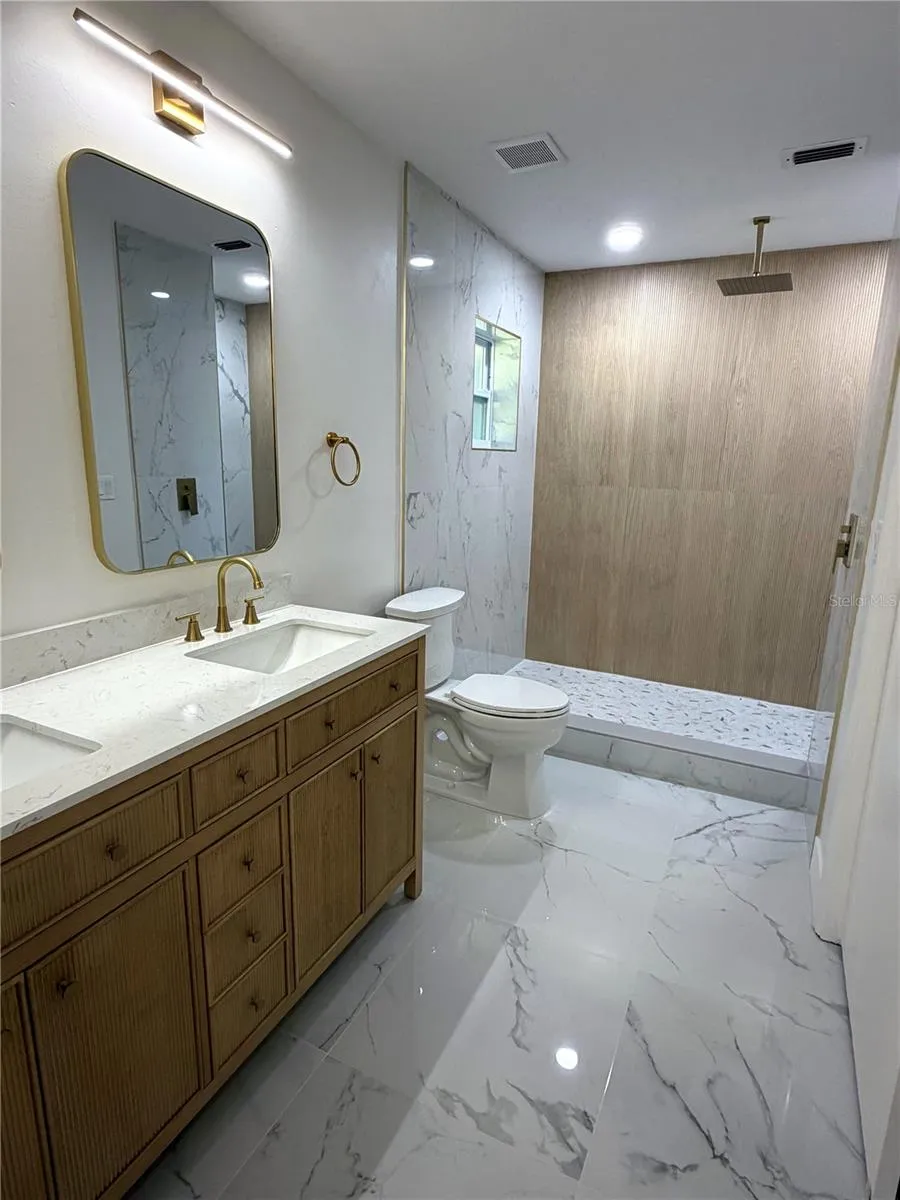 13808 CHERRY BROOK LANE Tampa, FL 33618