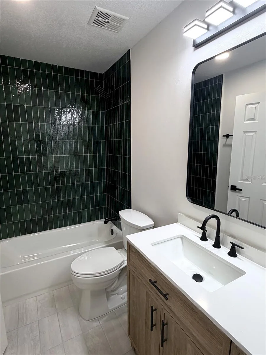 13808 CHERRY BROOK LANE Tampa, FL 33618
