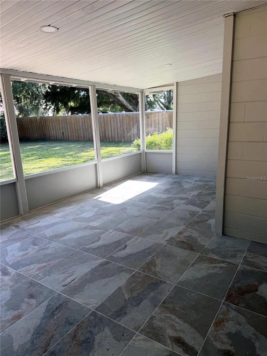 13808 CHERRY BROOK LANE Tampa, FL 33618