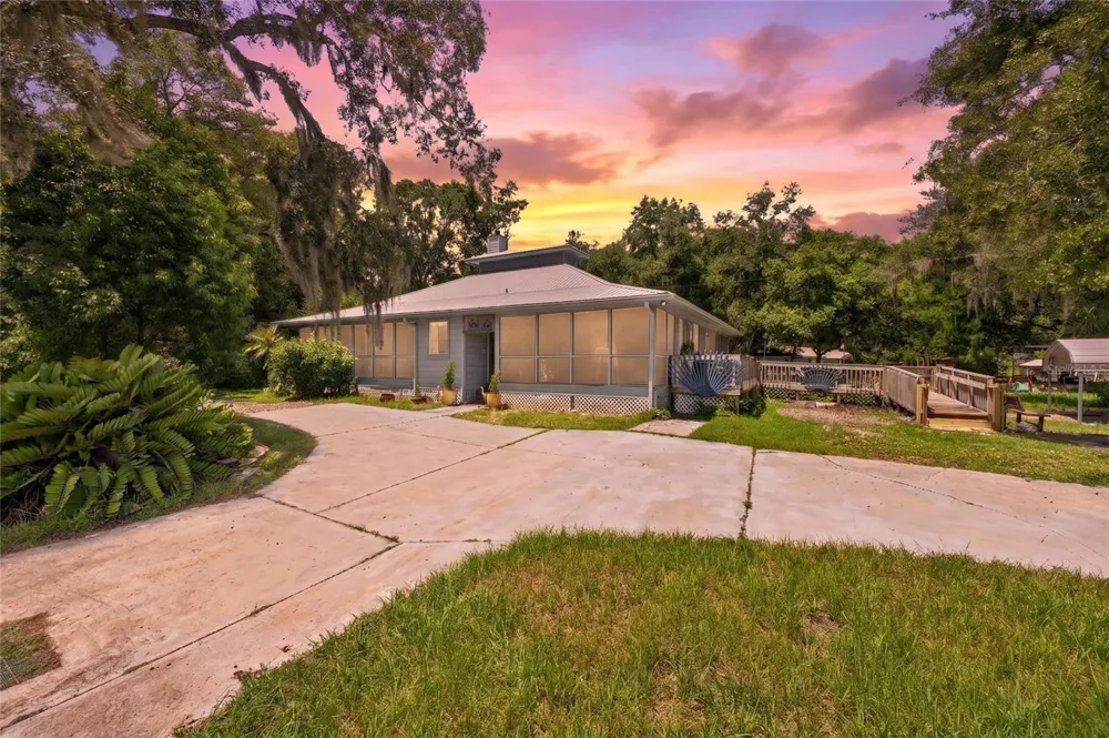 25717 TROON AVENUE Sorrento, FL 32776