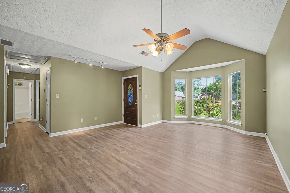 204 Spring CIR Stockbridge, GA 30281