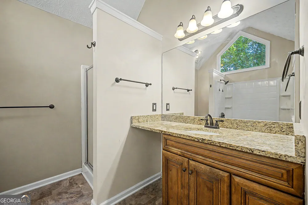 204 Spring CIR Stockbridge, GA 30281