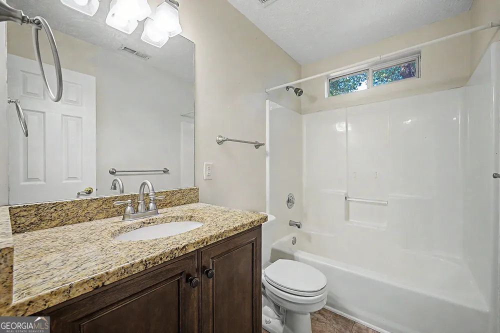 204 Spring CIR Stockbridge, GA 30281