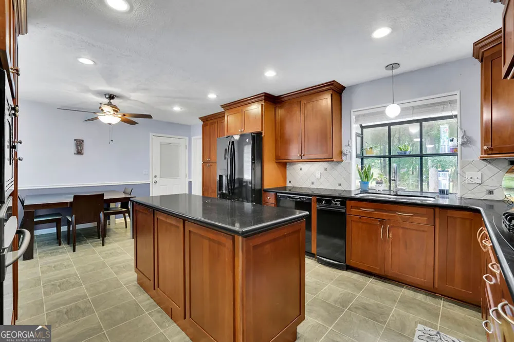1677 Heritage DR Snellville, GA 30078