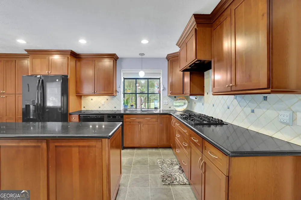 1677 Heritage DR Snellville, GA 30078