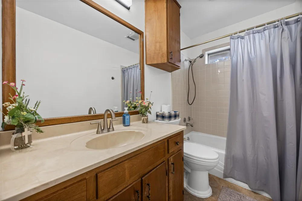 403 County View Road Lockhart, TX 78644