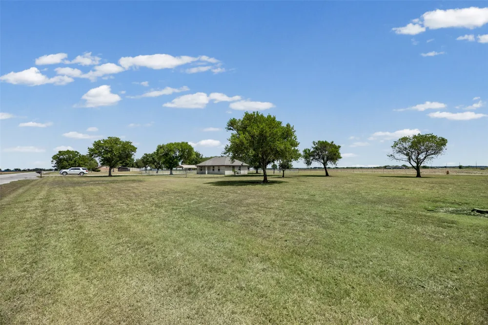 403 County View Road Lockhart, TX 78644