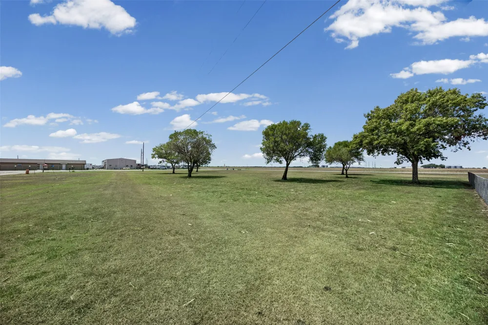 403 County View Road Lockhart, TX 78644