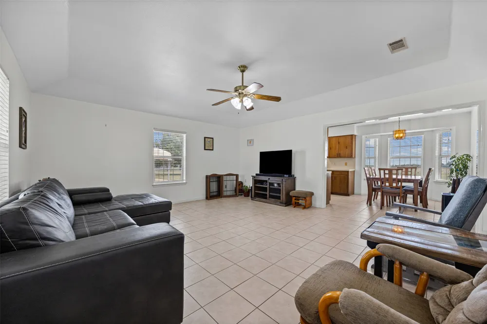 403 County View Road Lockhart, TX 78644