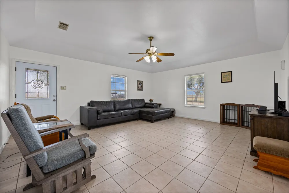 403 County View Road Lockhart, TX 78644