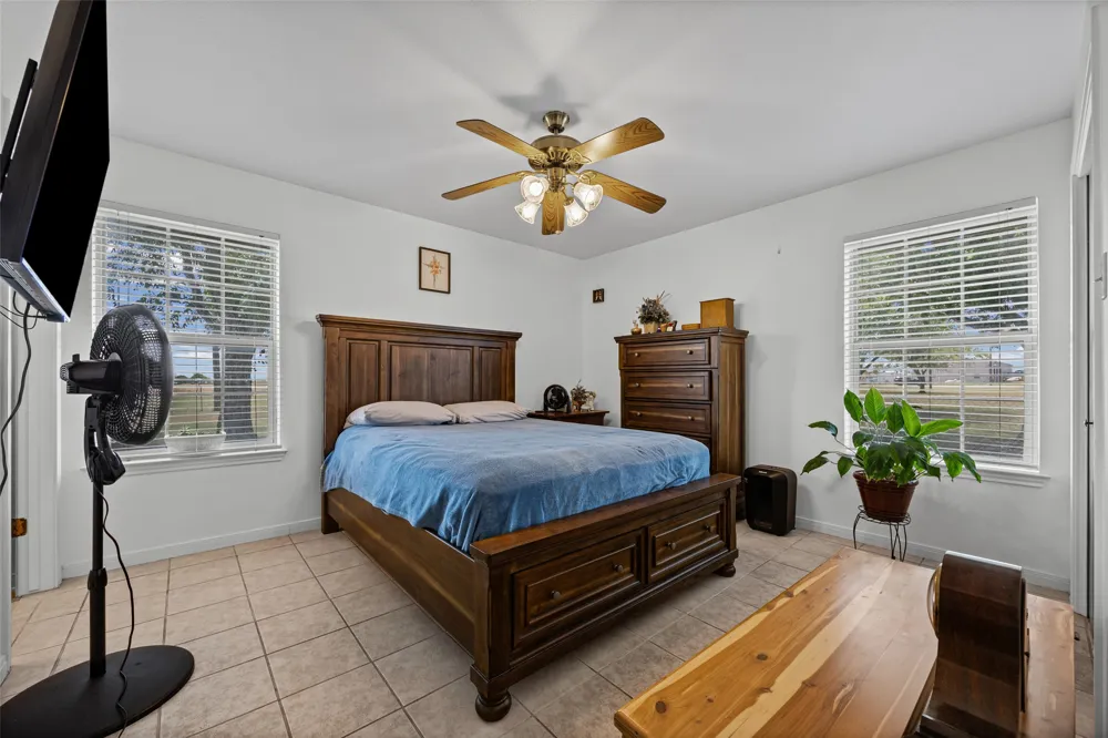 403 County View Road Lockhart, TX 78644