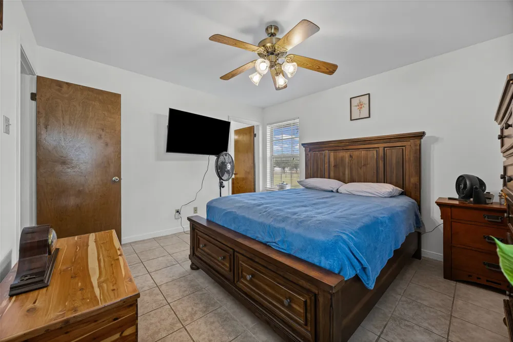 403 County View Road Lockhart, TX 78644
