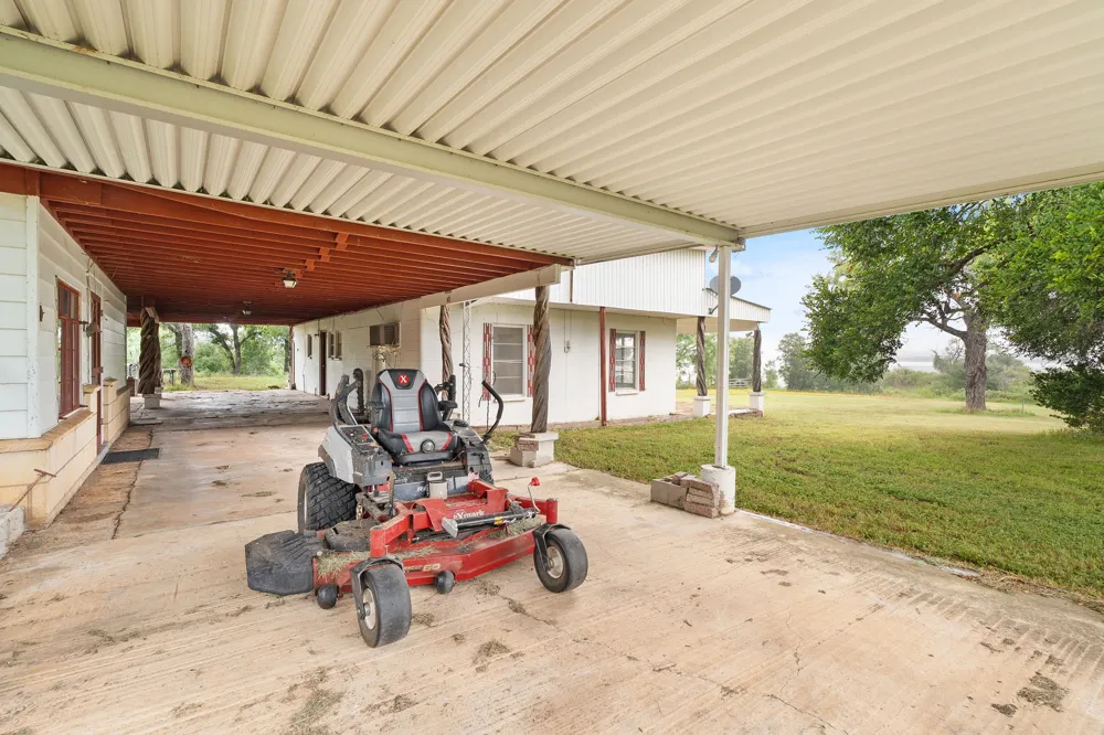 131 Blue Bird Lane Tow, TX 78672