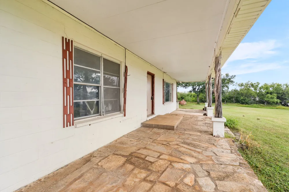 131 Blue Bird Lane Tow, TX 78672