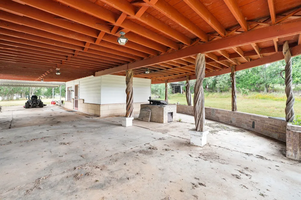 131 Blue Bird Lane Tow, TX 78672