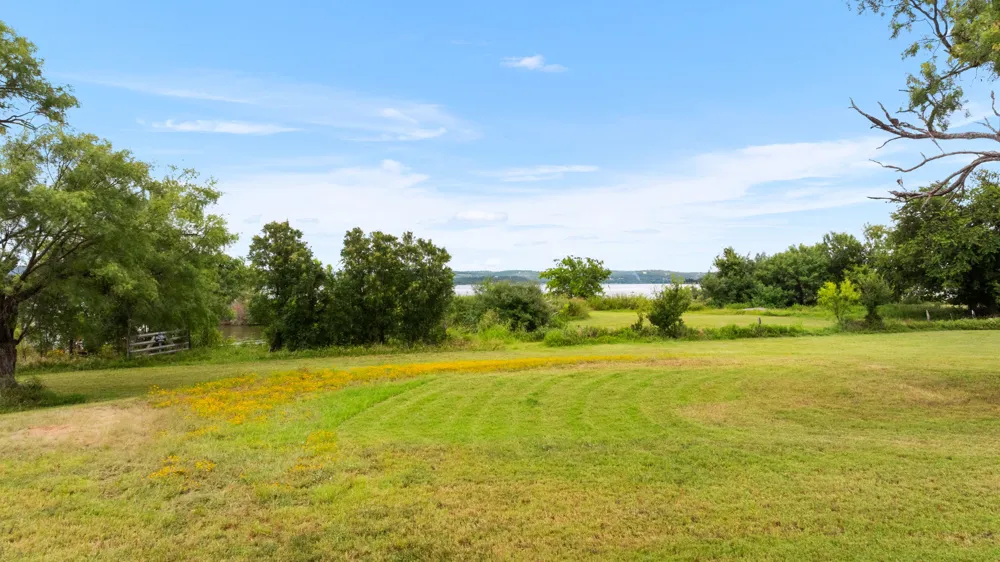 131 Blue Bird Lane Tow, TX 78672