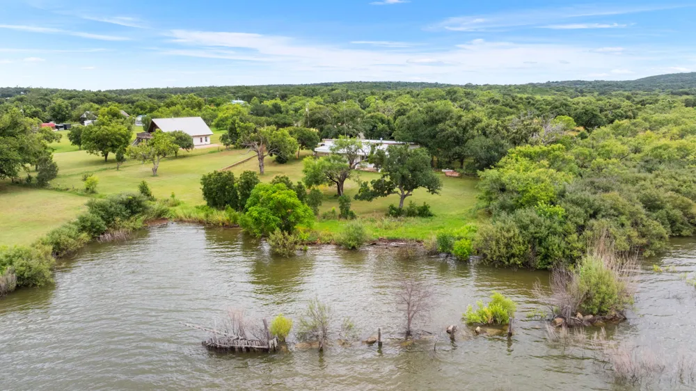 131 Blue Bird Lane Tow, TX 78672